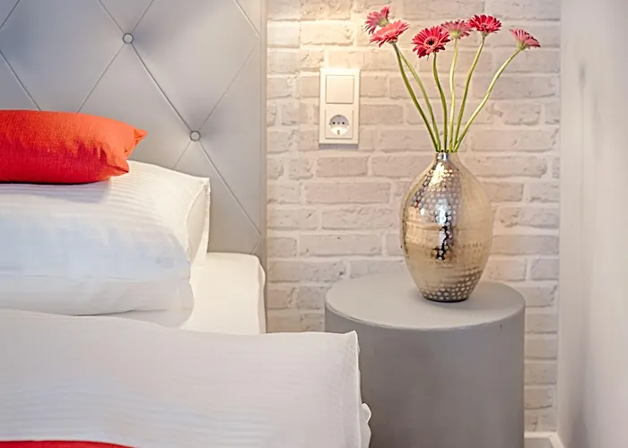 엠로프트 아파트먼트 4*